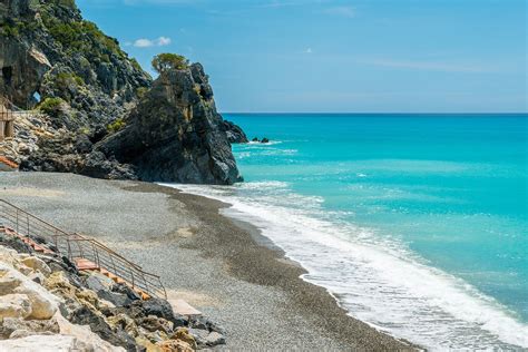 spiaggia nudisti italia Search